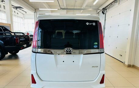 Toyota Noah III, 2018 год, 2 859 900 рублей, 5 фотография