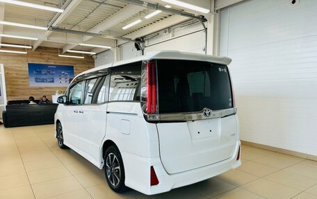 Toyota Noah III, 2018 год, 2 859 900 рублей, 4 фотография