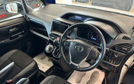 Toyota Noah III, 2018 год, 2 859 900 рублей, 11 фотография