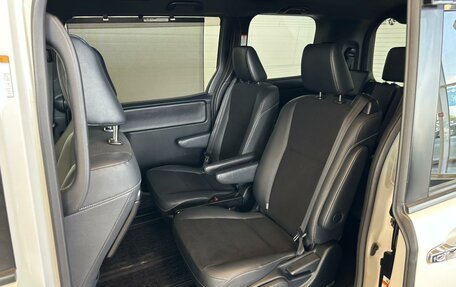Toyota Noah III, 2018 год, 2 859 900 рублей, 19 фотография