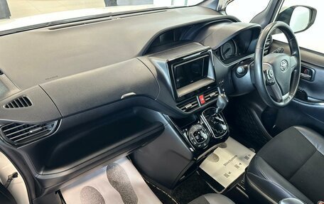 Toyota Noah III, 2018 год, 2 859 900 рублей, 13 фотография