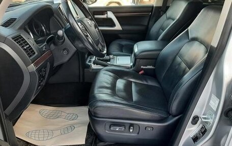 Toyota Land Cruiser 200, 2020 год, 7 300 000 рублей, 9 фотография
