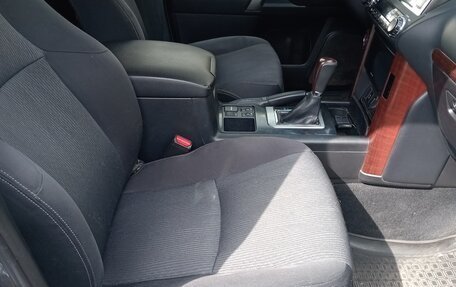 Toyota Land Cruiser Prado 150 рестайлинг 2, 2015 год, 3 800 000 рублей, 5 фотография