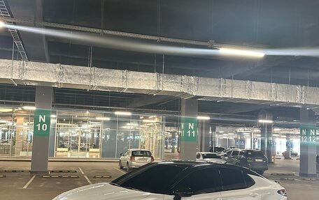 Toyota Camry, 2021 год, 3 850 000 рублей, 4 фотография