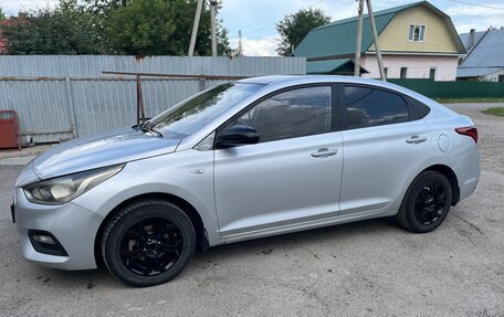 Hyundai Solaris II рестайлинг, 2017 год, 1 180 000 рублей, 8 фотография