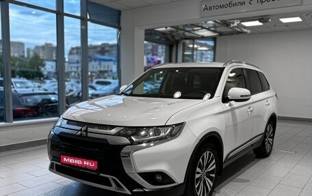 Mitsubishi Outlander III рестайлинг 3, 2020 год, 2 230 000 рублей, 1 фотография