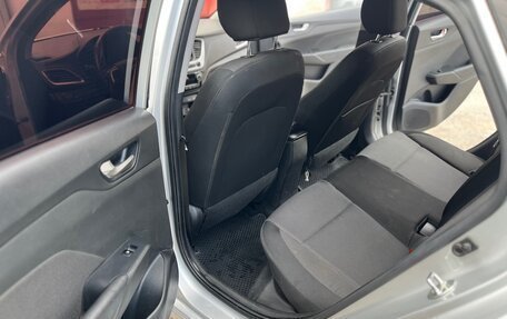 Hyundai Solaris II рестайлинг, 2017 год, 1 180 000 рублей, 18 фотография