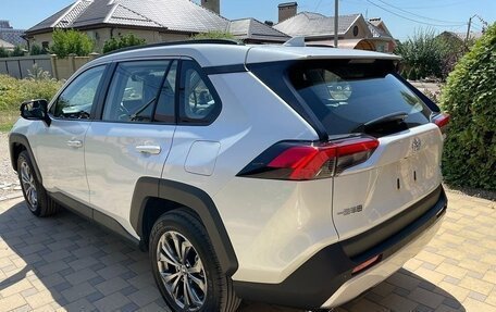 Toyota RAV4, 2025 год, 3 660 000 рублей, 2 фотография