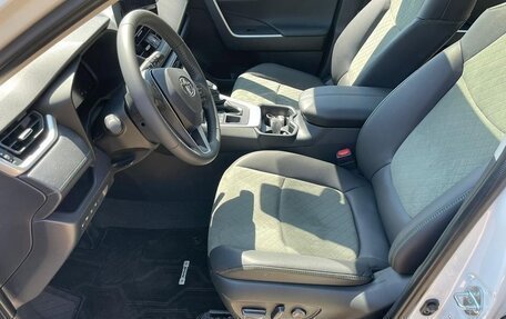 Toyota RAV4, 2025 год, 3 660 000 рублей, 5 фотография