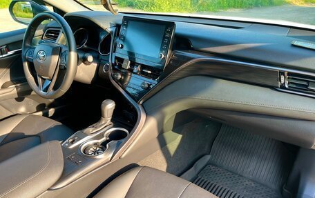 Toyota Camry, 2021 год, 3 300 000 рублей, 5 фотография