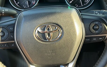 Toyota Camry, 2021 год, 3 300 000 рублей, 9 фотография