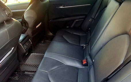 Toyota Camry, 2018 год, 2 550 000 рублей, 6 фотография