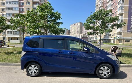 Honda Freed I, 2012 год, 1 450 000 рублей, 2 фотография