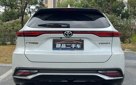Toyota Venza, 2022 год, 2 445 045 рублей, 5 фотография