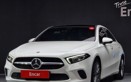 Mercedes-Benz A-Класс, 2021 год, 1 670 000 рублей, 2 фотография
