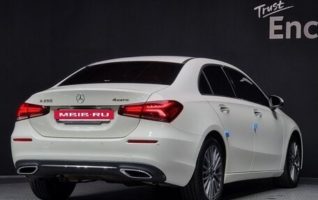 Mercedes-Benz A-Класс, 2021 год, 1 670 000 рублей, 3 фотография
