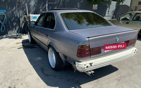 BMW 5 серия, 1990 год, 400 000 рублей, 4 фотография