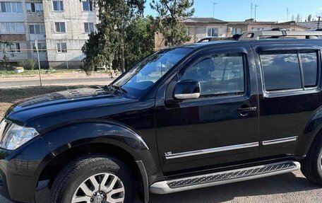 Nissan Pathfinder, 2011 год, 1 650 000 рублей, 32 фотография