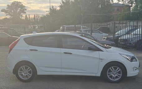 Hyundai Solaris II рестайлинг, 2015 год, 865 000 рублей, 4 фотография