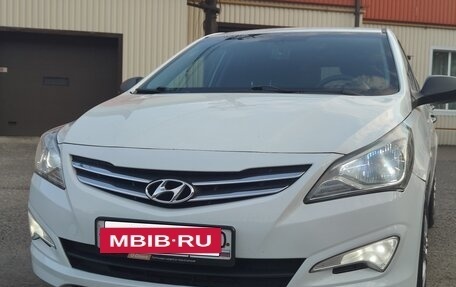 Hyundai Solaris II рестайлинг, 2015 год, 865 000 рублей, 12 фотография