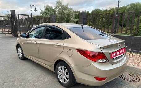 Hyundai Solaris II рестайлинг, 2013 год, 990 000 рублей, 3 фотография