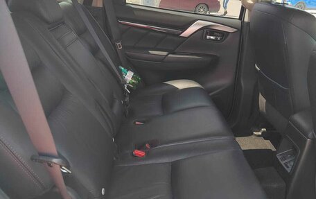 Mitsubishi Pajero Sport III рестайлинг, 2019 год, 3 050 000 рублей, 7 фотография