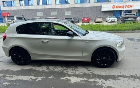 BMW 1 серия, 2010 год, 1 050 000 рублей, 4 фотография