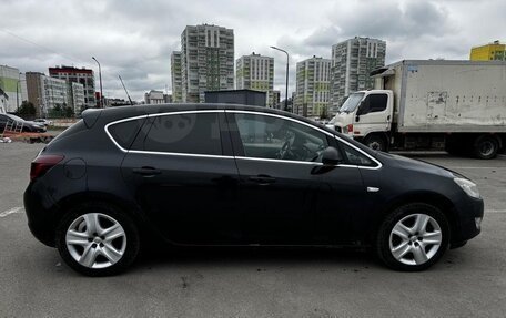 Opel Astra J, 2011 год, 800 000 рублей, 2 фотография