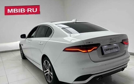 Jaguar XE I рестайлинг, 2022 год, 2 270 000 рублей, 4 фотография