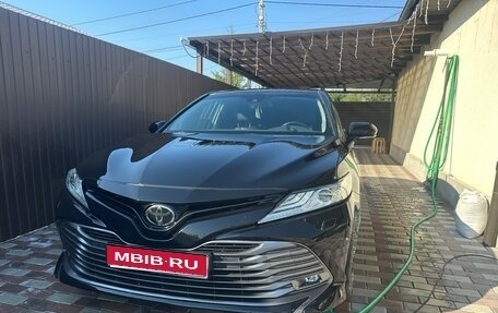 Toyota Camry, 2018 год, 2 900 000 рублей, 1 фотография