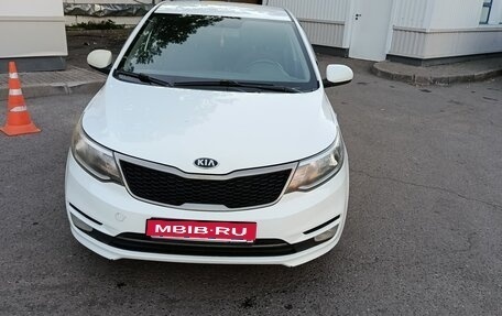 KIA Rio III рестайлинг, 2017 год, 890 000 рублей, 1 фотография