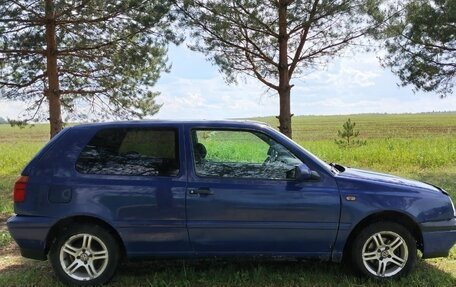 Volkswagen Golf III, 1997 год, 250 000 рублей, 2 фотография