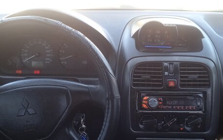Mitsubishi Carisma I, 2002 год, 105 000 рублей, 9 фотография