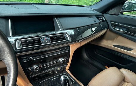 BMW 7 серия, 2014 год, 3 150 000 рублей, 17 фотография
