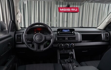 Mitsubishi L200, 2024 год, 4 579 000 рублей, 6 фотография