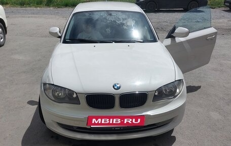 BMW 1 серия, 2011 год, 830 000 рублей, 2 фотография