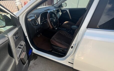 Toyota RAV4, 2014 год, 1 940 000 рублей, 9 фотография