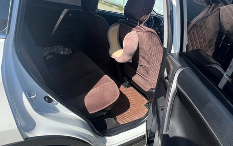 Toyota RAV4, 2014 год, 1 940 000 рублей, 6 фотография