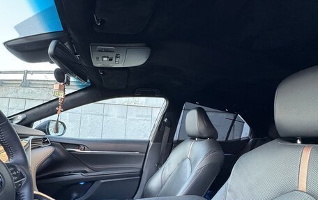 Toyota Camry, 2018 год, 3 099 000 рублей, 10 фотография