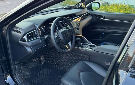 Toyota Camry, 2018 год, 3 099 000 рублей, 8 фотография