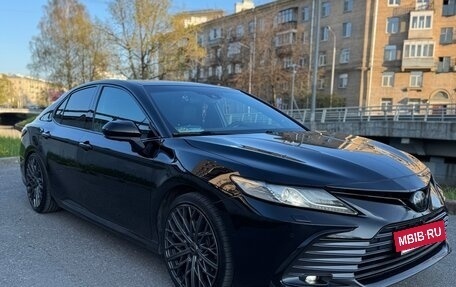 Toyota Camry, 2018 год, 3 099 000 рублей, 3 фотография