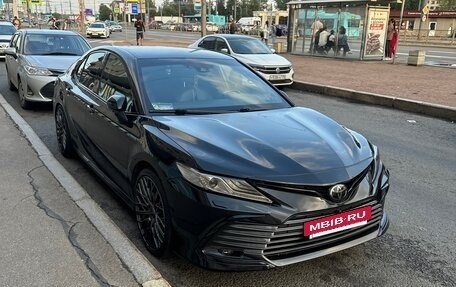 Toyota Camry, 2018 год, 3 099 000 рублей, 30 фотография