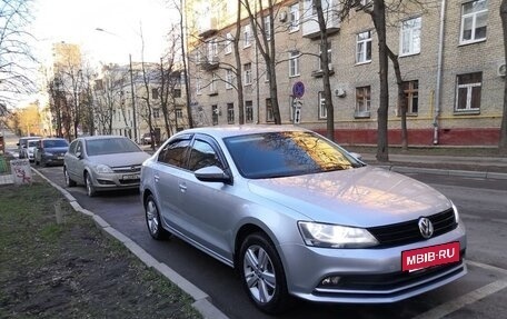 Volkswagen Jetta VI, 2016 год, 1 300 000 рублей, 2 фотография
