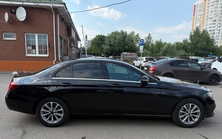 Mercedes-Benz E-Класс, 2019 год, 1 900 000 рублей, 12 фотография