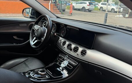Mercedes-Benz E-Класс, 2019 год, 1 900 000 рублей, 7 фотография