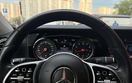 Mercedes-Benz E-Класс, 2019 год, 1 900 000 рублей, 9 фотография