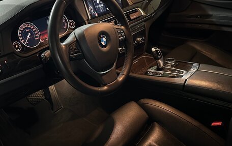 BMW 7 серия, 2014 год, 3 050 000 рублей, 14 фотография