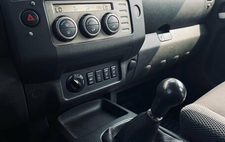 Nissan Navara (Frontier), 2008 год, 1 050 000 рублей, 14 фотография
