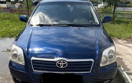 Toyota Avensis III рестайлинг, 2004 год, 720 000 рублей, 2 фотография