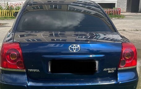 Toyota Avensis III рестайлинг, 2004 год, 720 000 рублей, 10 фотография